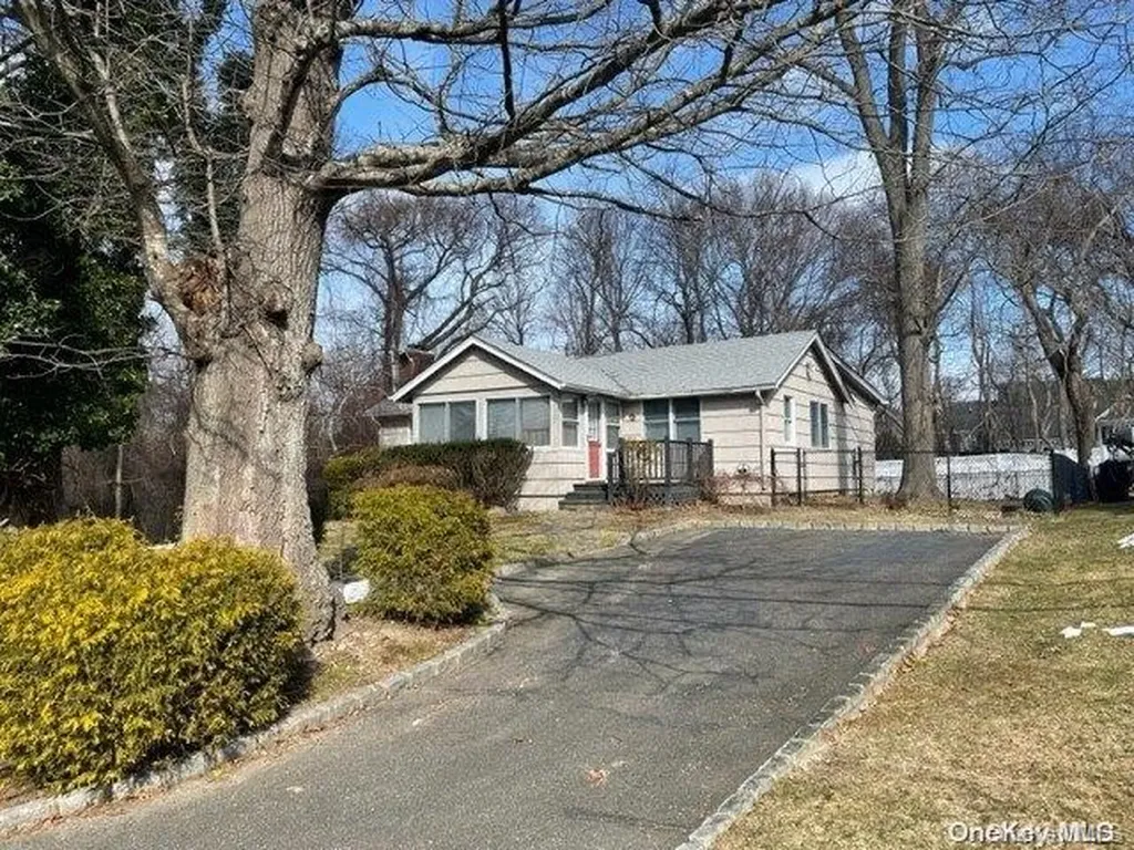 55 Cedar Drive Miller Place NY 11764