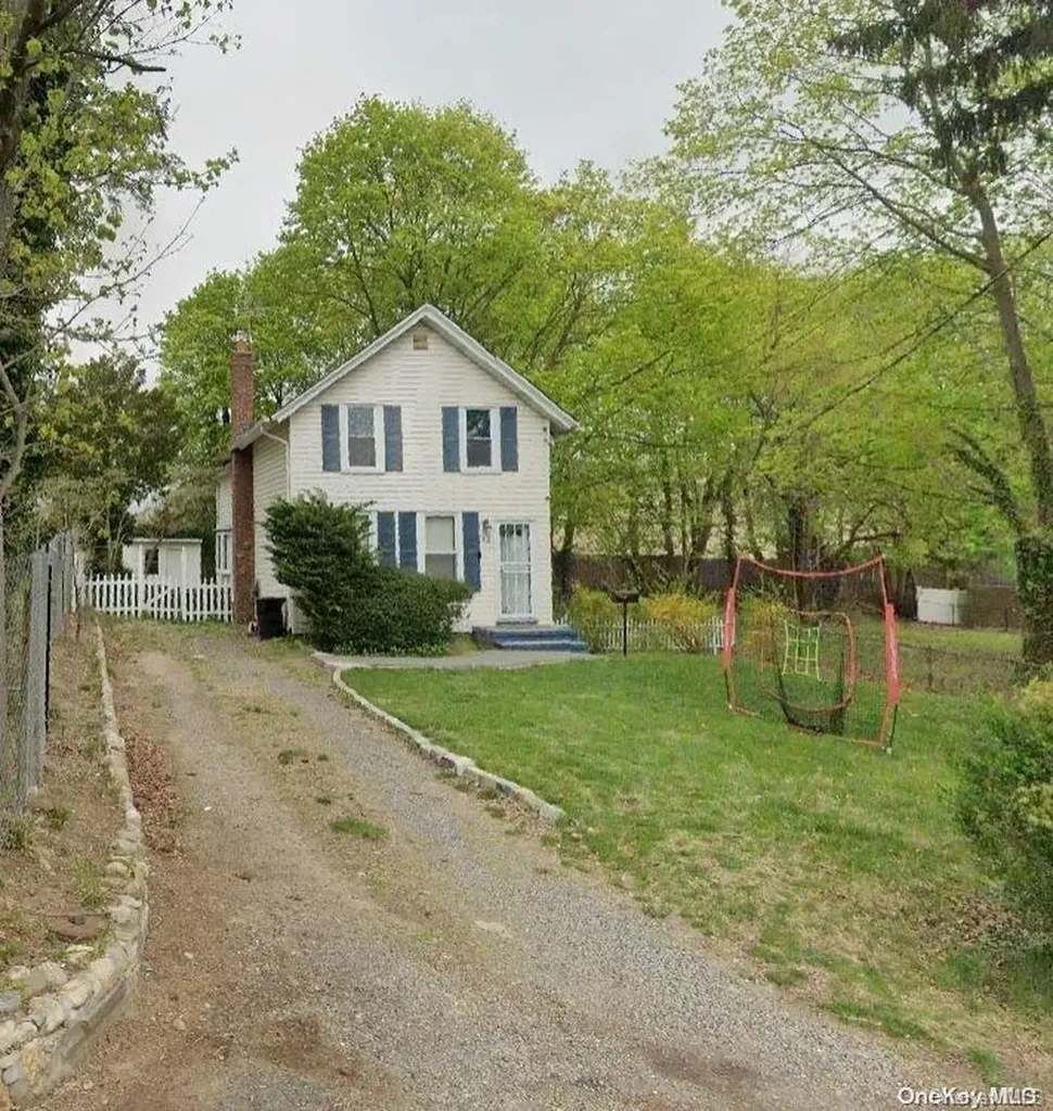 42 Brinkerhoff Lane Manhasset NY 11030