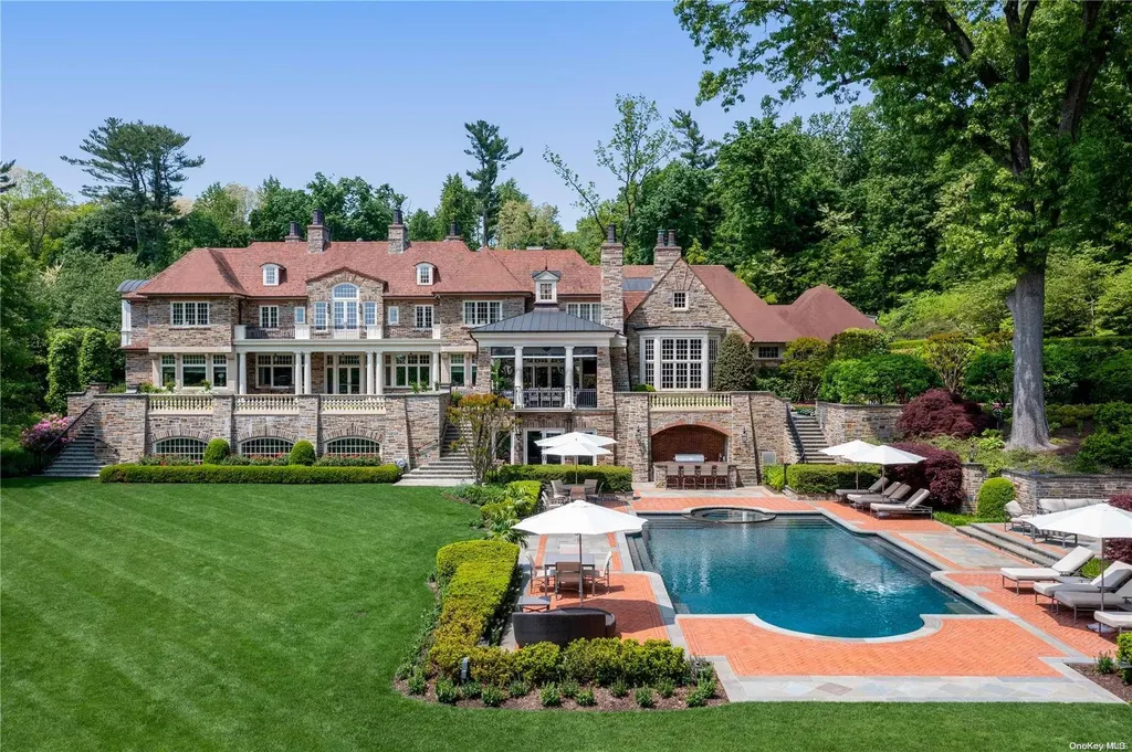 6 Spring Hill Lane Old Westbury NY 11568