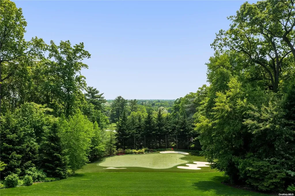6 Spring Hill Lane Old Westbury NY 11568