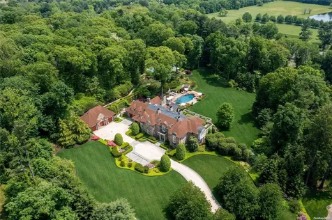 6 Spring Hill Lane Old Westbury NY 11568