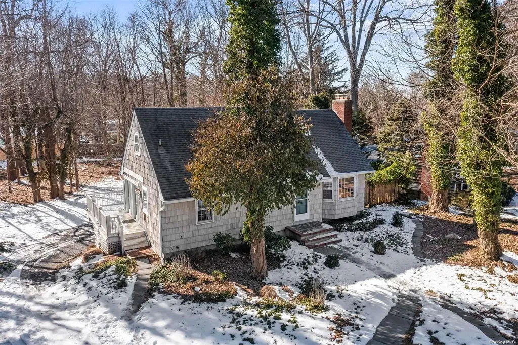 4 Wells Lane Stony Brook NY 11790