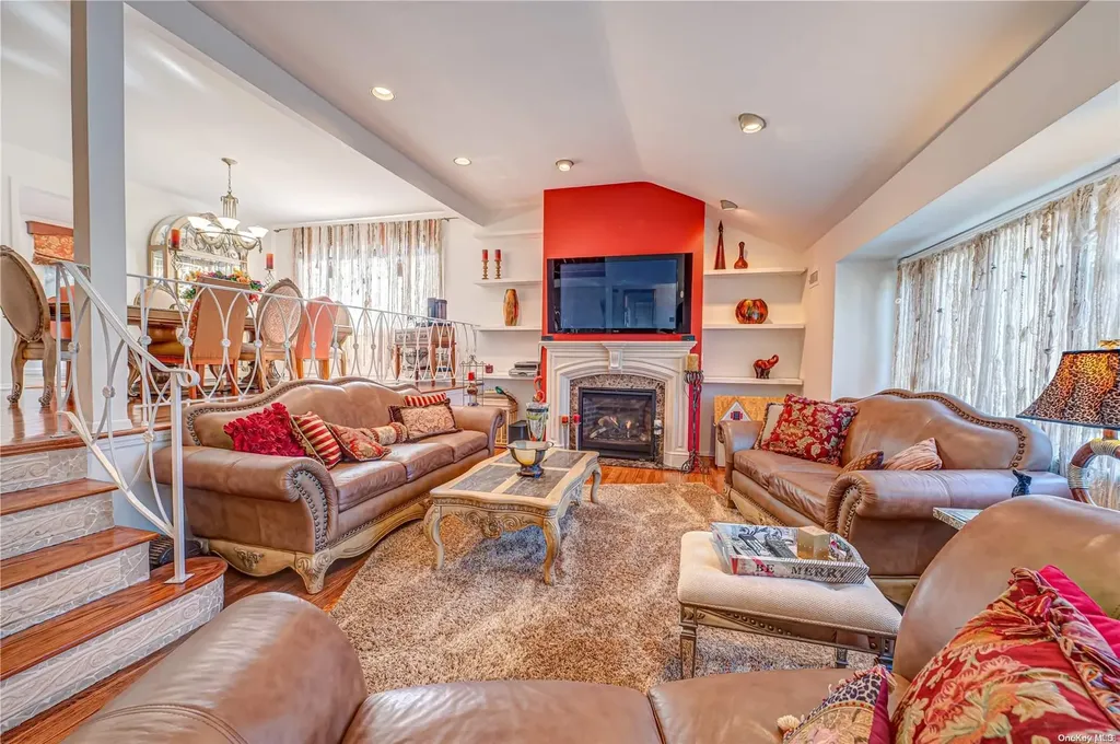 276 Birch Drive Roslyn NY 11576