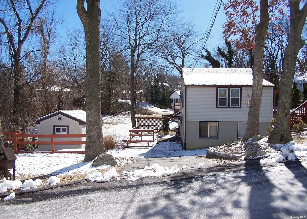 39 Misty Road Rocky Point NY 11778