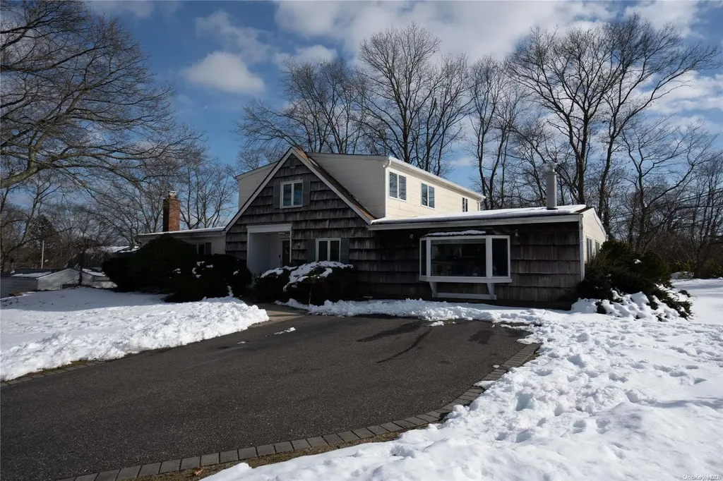 4 Campus Lane Ronkonkoma NY 11779