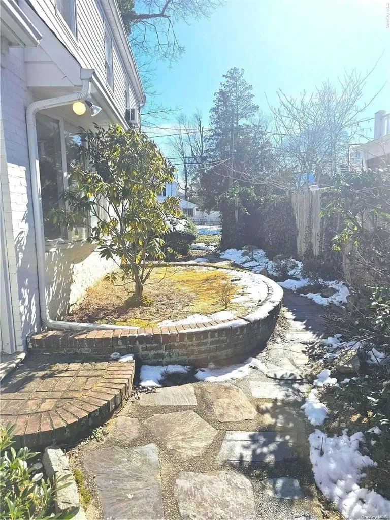151 New York Avenue Freeport NY 11520