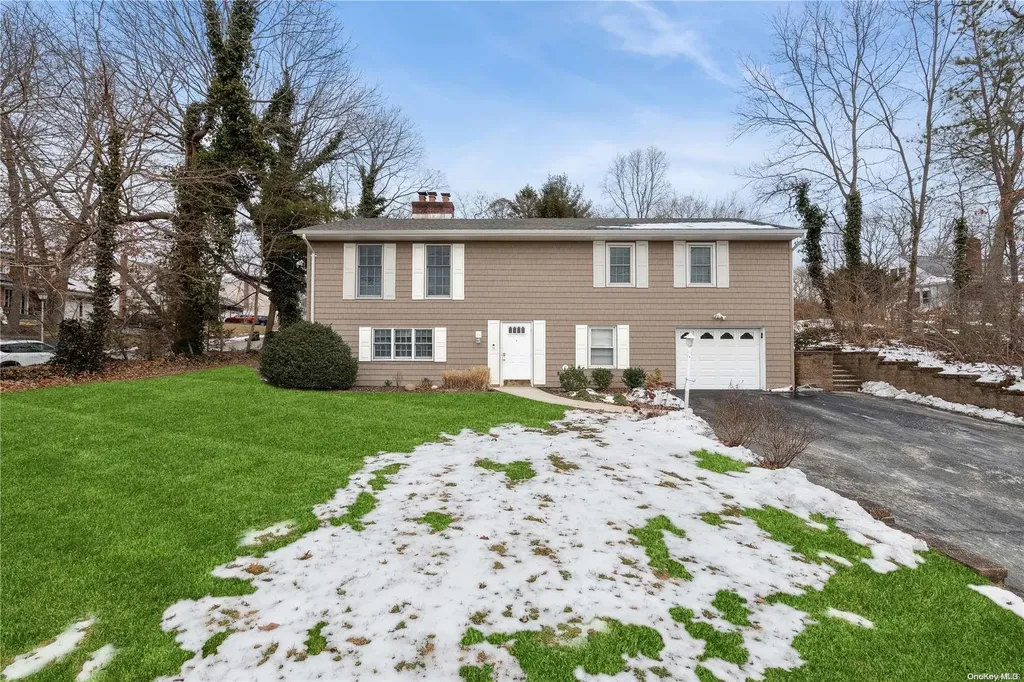 319 Terry Road Smithtown NY 11787