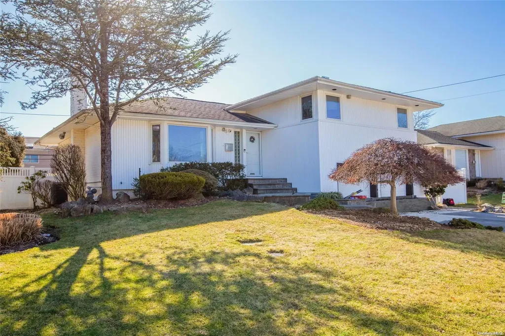 54 Bounty Lane Jericho NY 11753