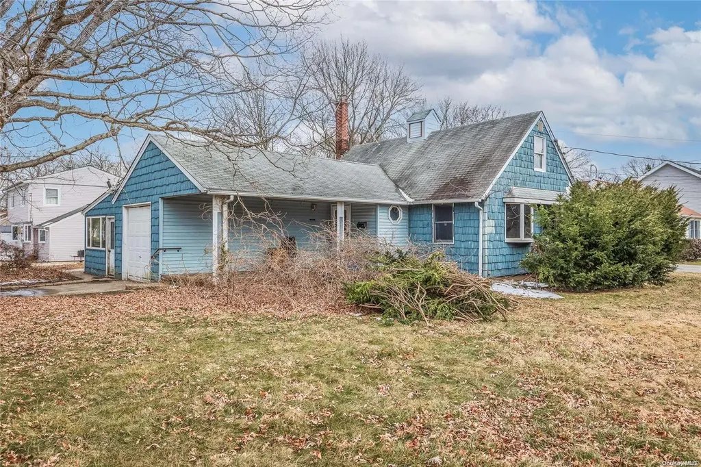 1425 Pine Acres Boulevard Bay Shore NY 11706