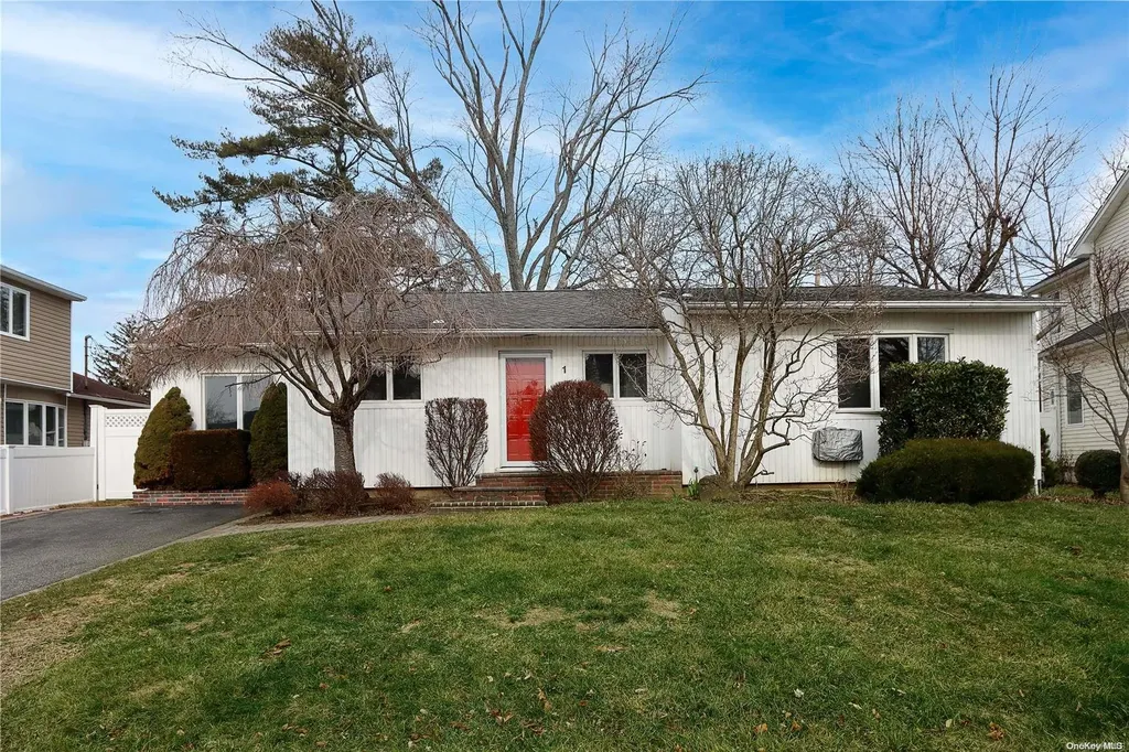 1 Abbey Lane Plainview NY 11803