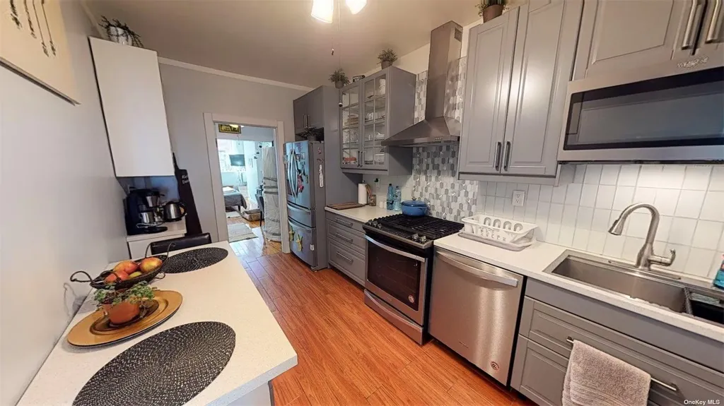 46 Sutton Street Brooklyn NY 11222