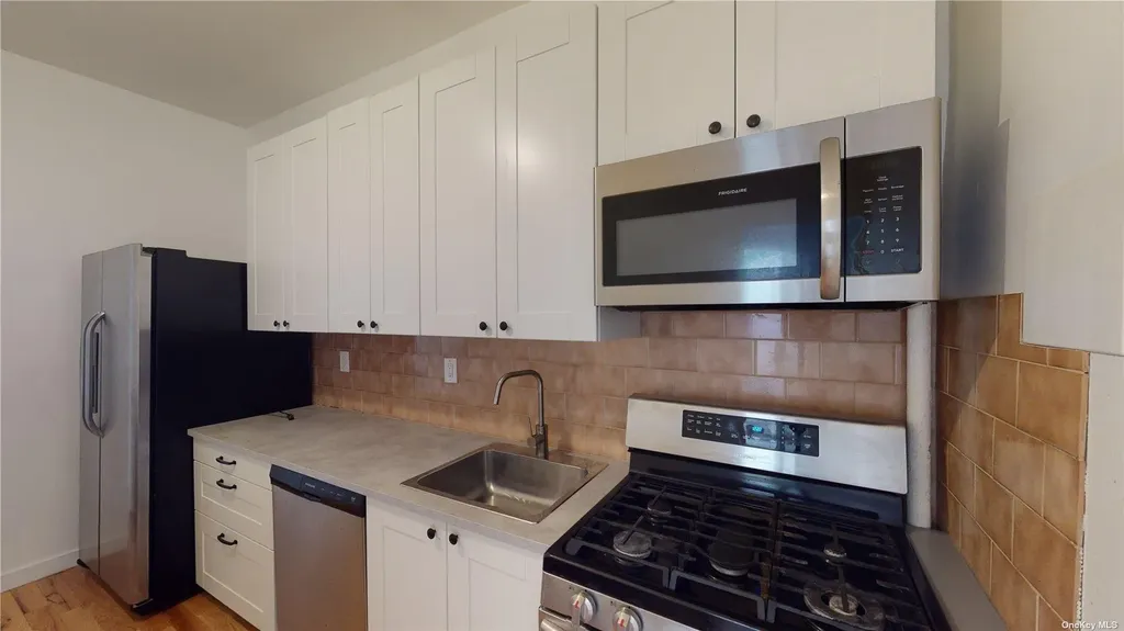 46 Sutton Street Brooklyn NY 11222