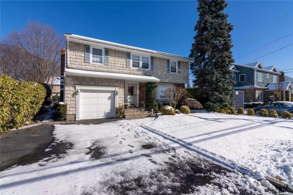 1589 Beech Street Wantagh NY 11793
