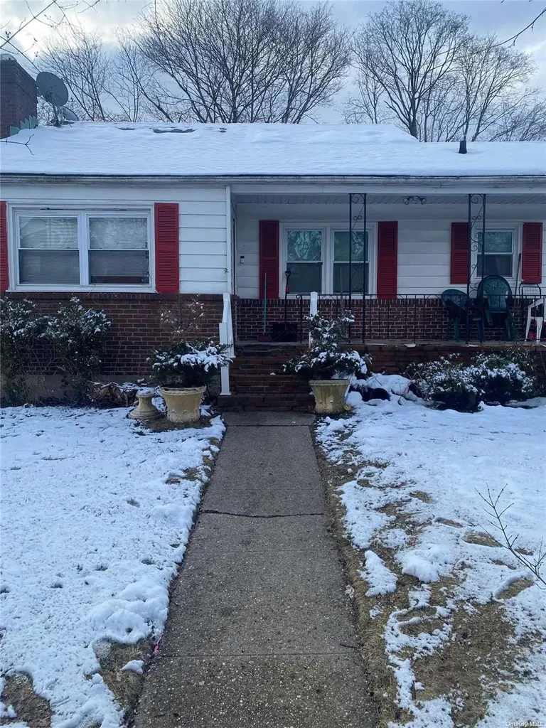263 Covert Street Westbury NY 11590