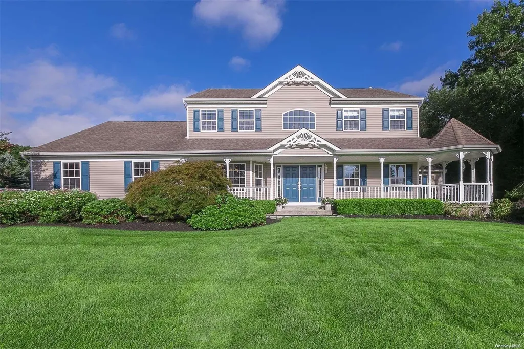 32 Ashley Circle Manorville NY 11949