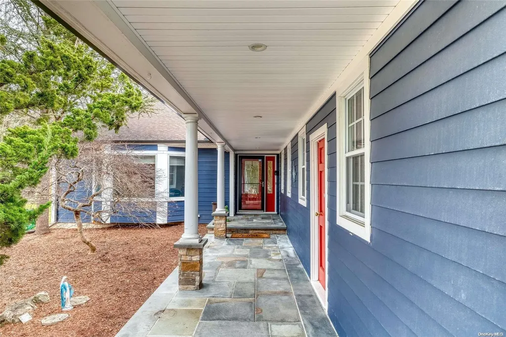 22 Harbor Circle Centerport NY 11721
