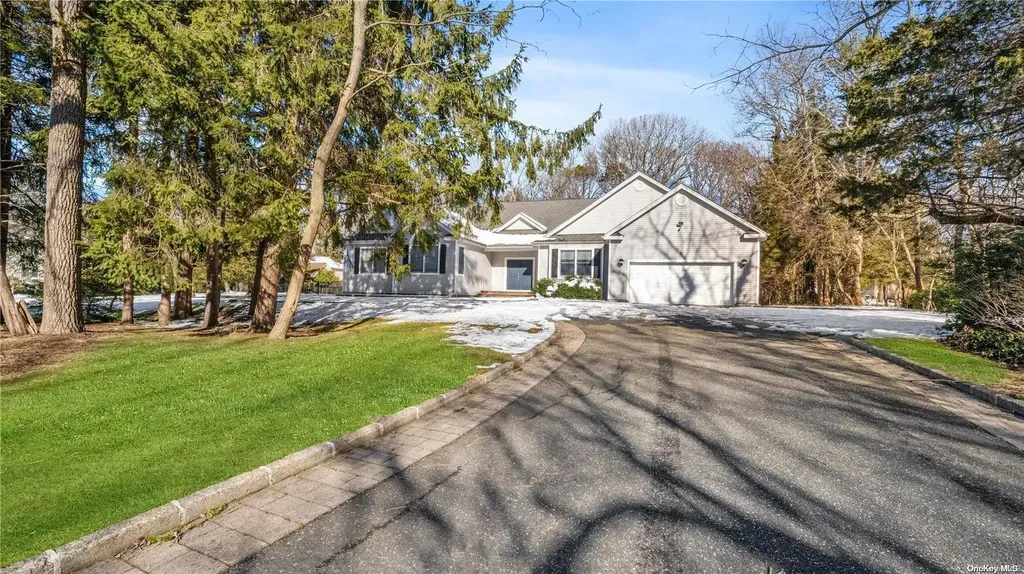 110 Hauppauge Road Commack NY 11725