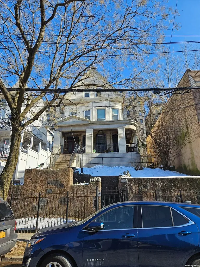 2736 Kingsbridge Terrace Bronx NY 10463