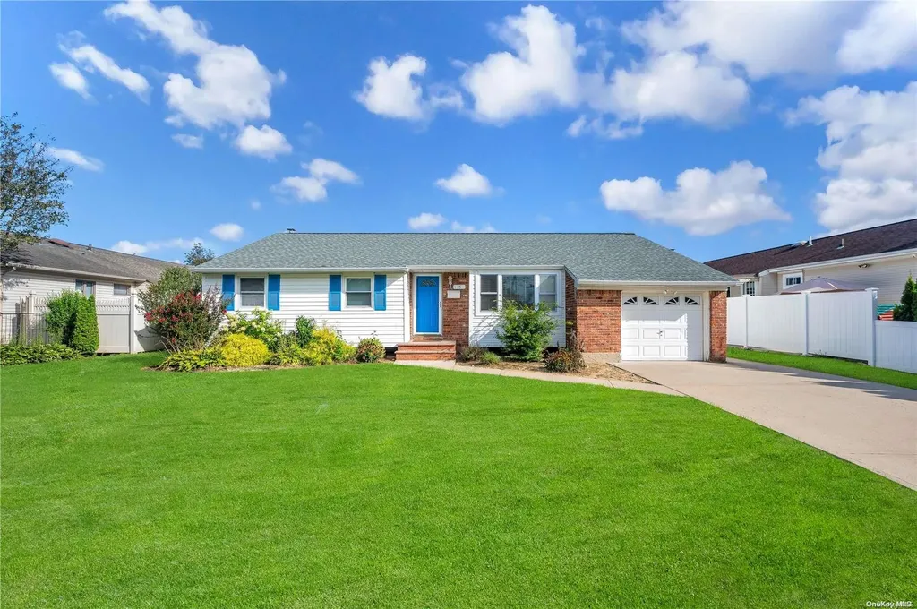 35 S Windhorst Avenue Bethpage NY 11714