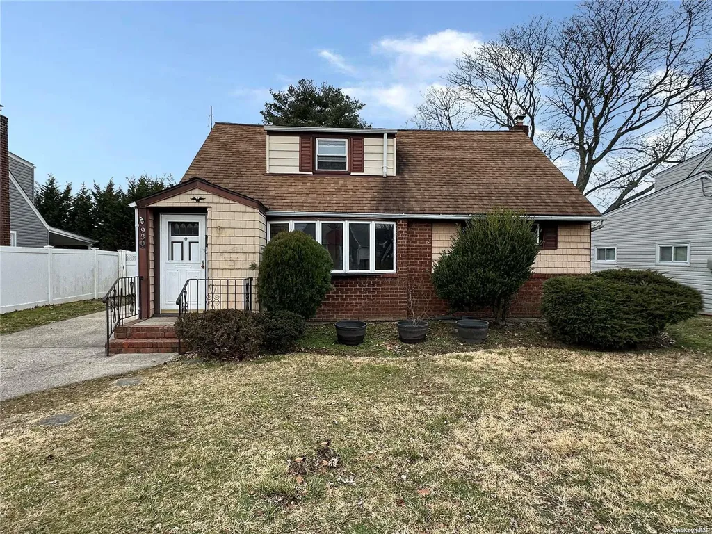 930 Winthrop Drive East Meadow NY 11554