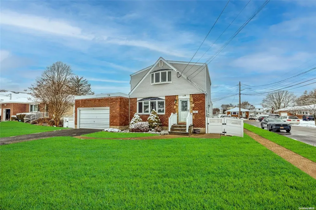 32 Sherman Avenue Bethpage NY 11714