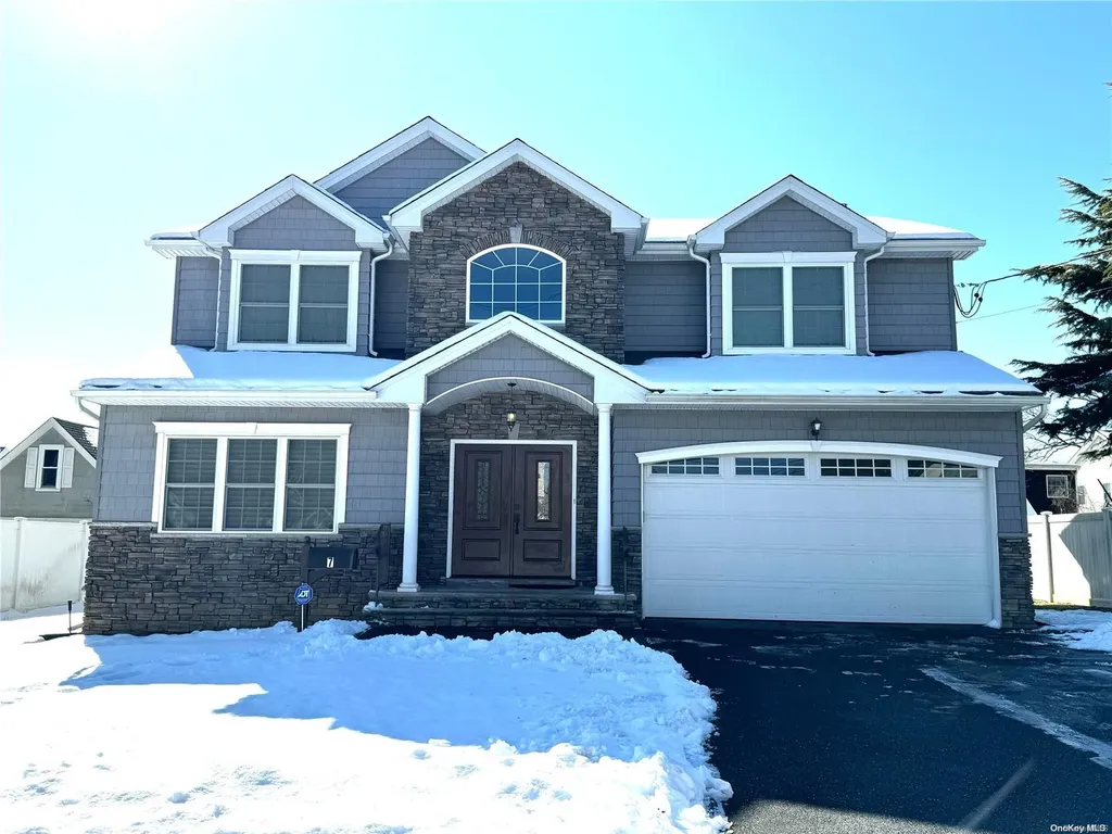 7 Walker Avenue Syosset NY 11791