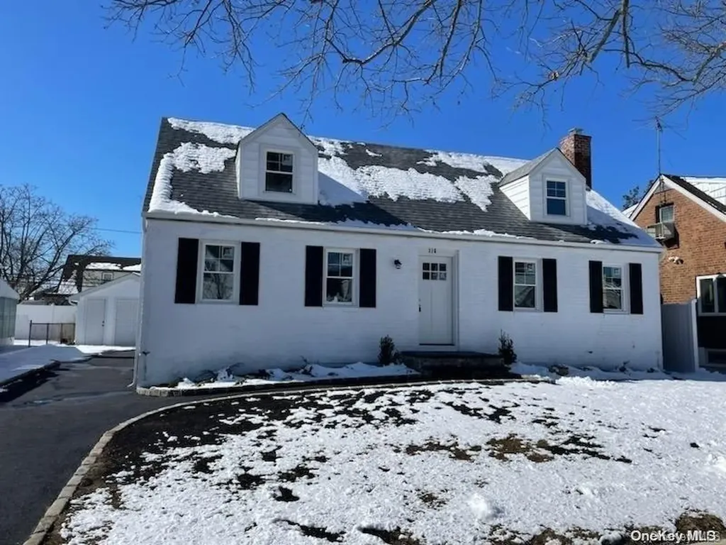 116 Roberta Street Valley Stream NY 11580