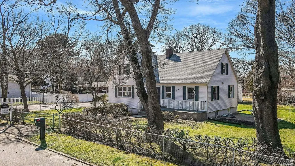 133 Herod Point Road Wading River NY 11792