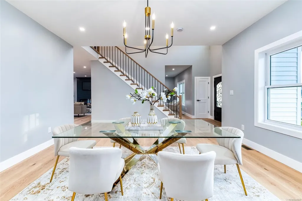 43 Hearth Lane Westbury NY 11590