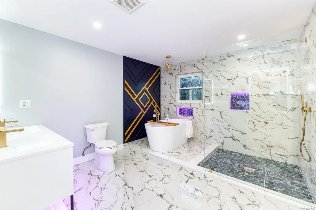 43 Hearth Lane Westbury NY 11590
