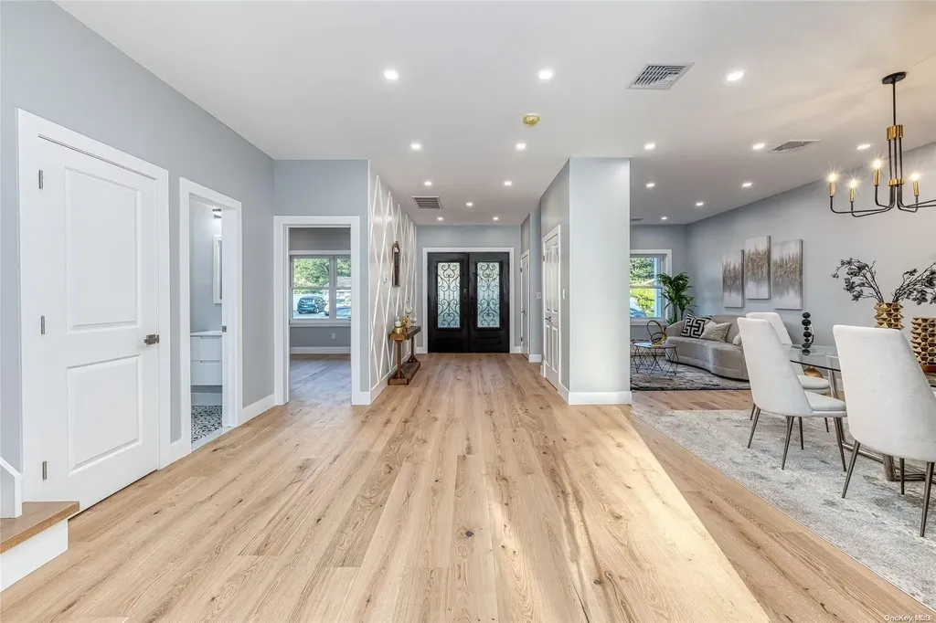 43 Hearth Lane Westbury NY 11590
