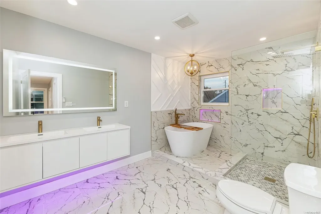 43 Hearth Lane Westbury NY 11590