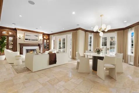 136 I U Willets Road Old Westbury NY 11568