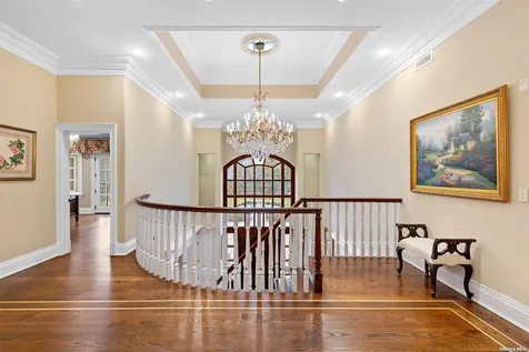 136 I U Willets Road Old Westbury NY 11568