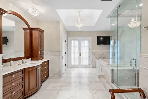 136 I U Willets Road Old Westbury NY 11568
