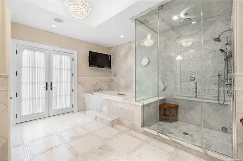 136 I U Willets Road Old Westbury NY 11568