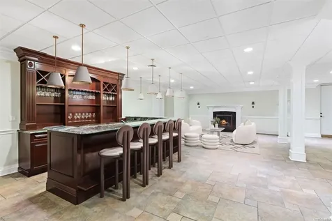 136 I U Willets Road Old Westbury NY 11568