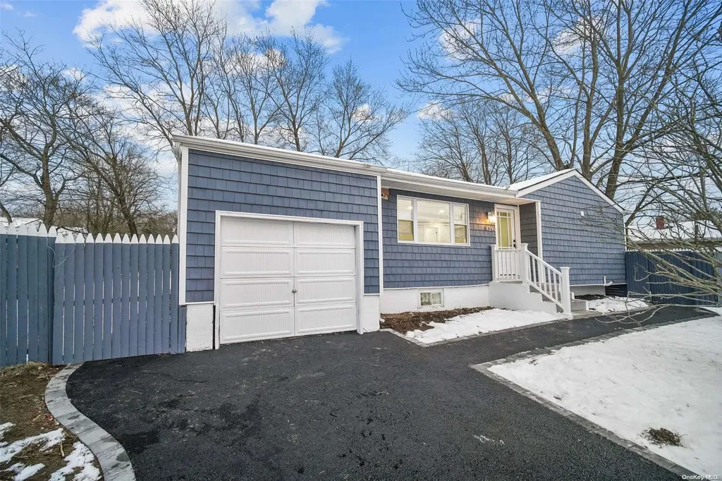 939 Americus Avenue East Patchogue NY 11772