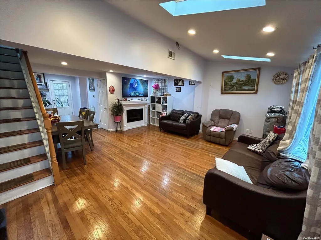 265 Broadway Huntington Station NY 11746