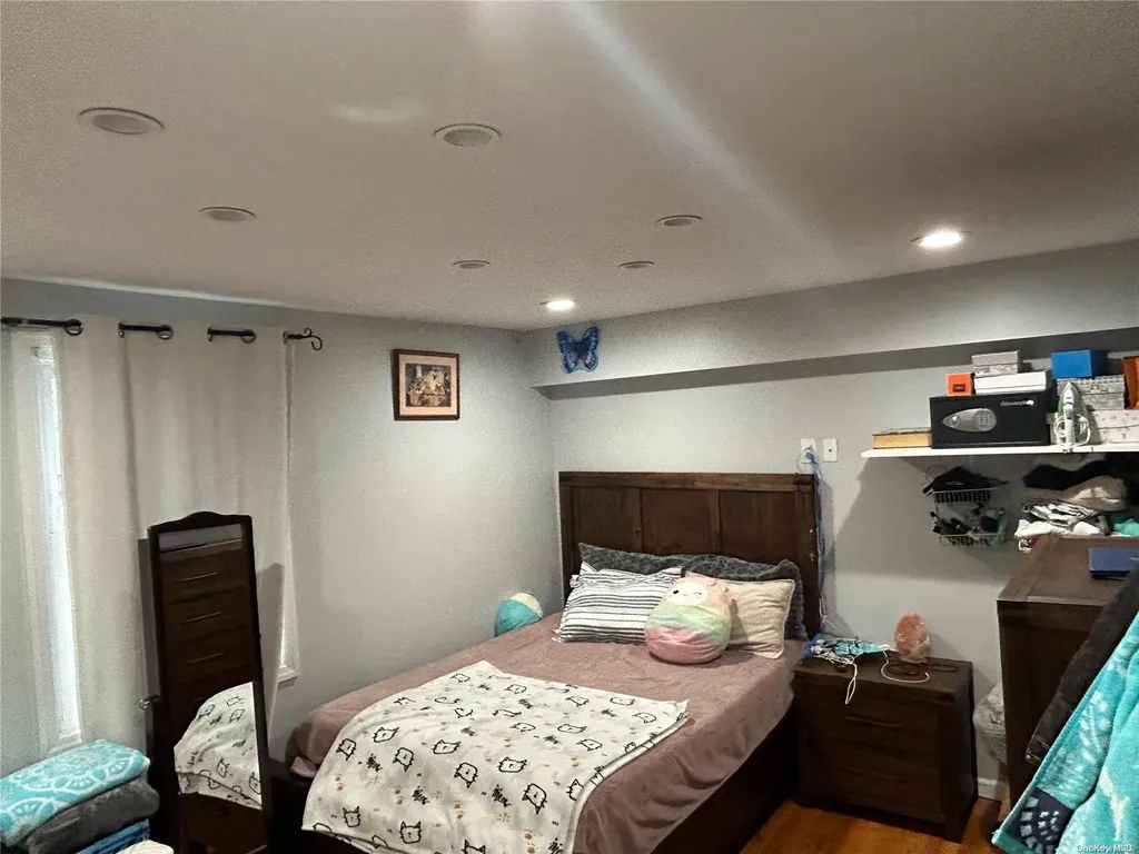 265 Broadway Huntington Station NY 11746