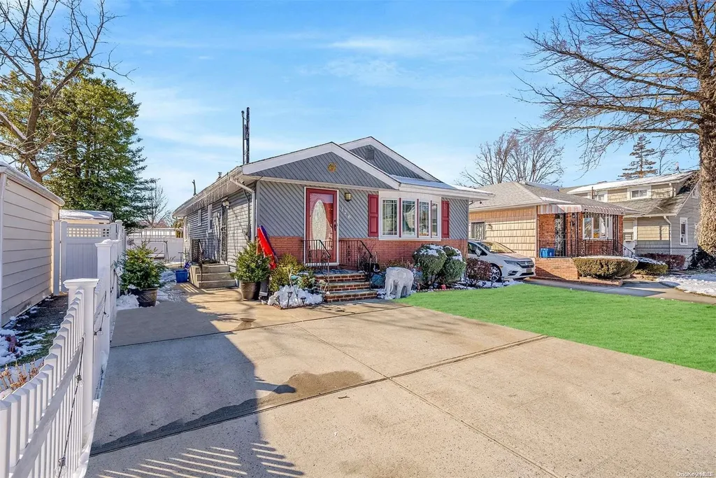126 Milburn Avenue Hempstead NY 11550