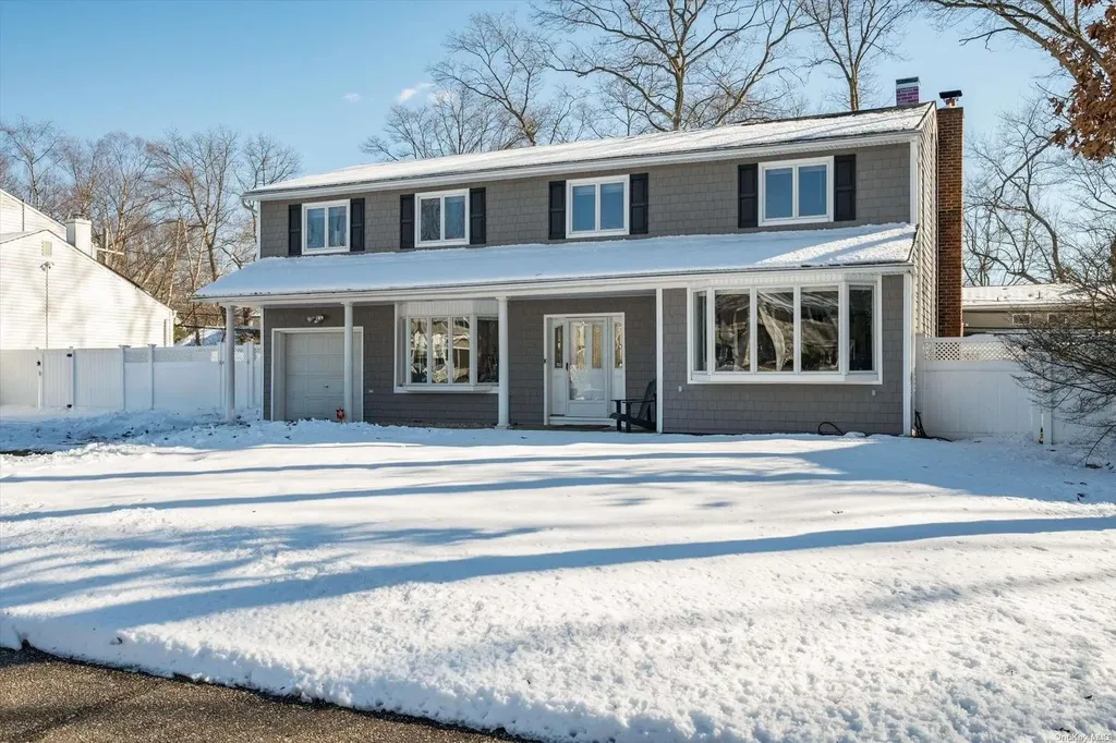 10 Mike Lane Smithtown NY 11787