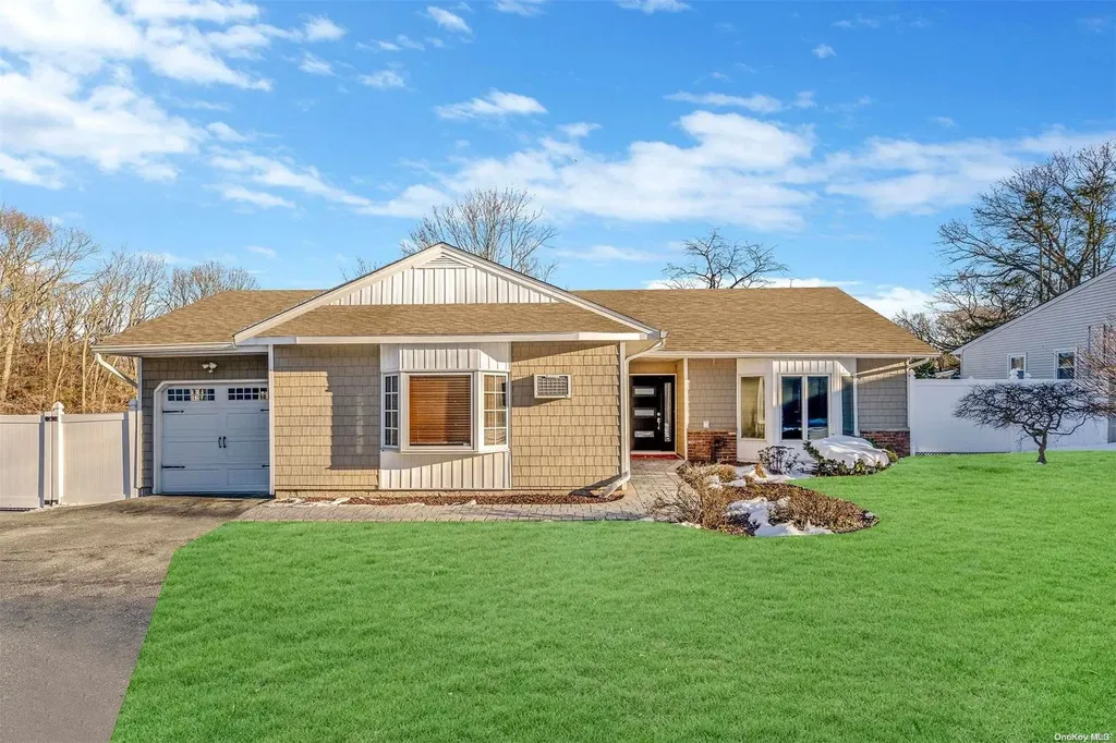 32 Hurtin Boulevard Smithtown NY 11787