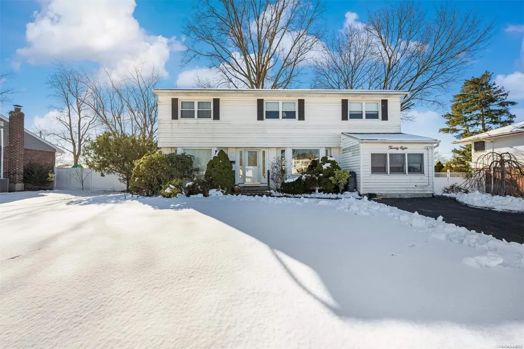 28 Walter Court Commack NY 11725