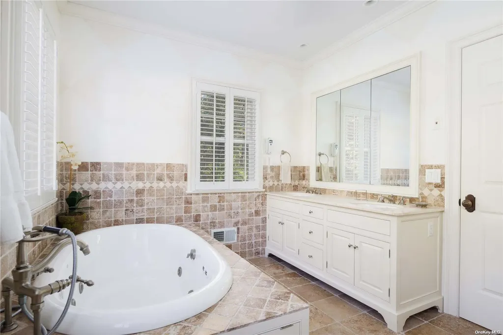 190 Jackson Landing Mattituck NY 11952