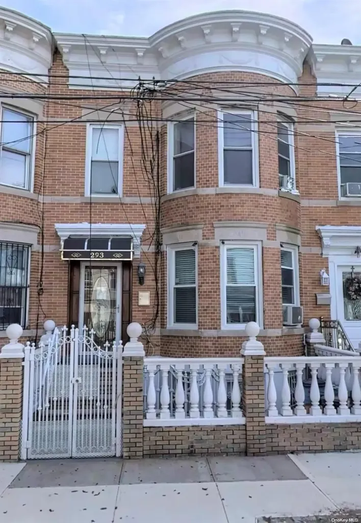293 Grant Avenue Brooklyn NY 11208