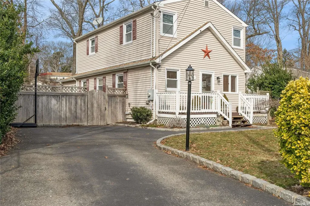 61 Freya Road Rocky Point NY 11778