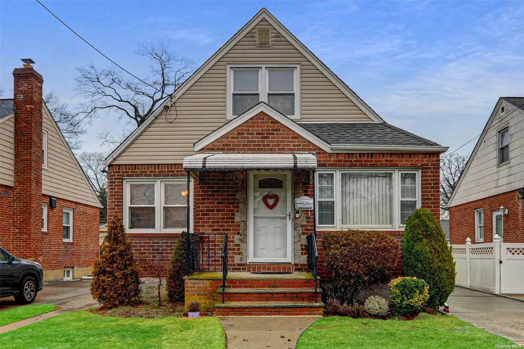 1312 Terrace Boulevard New Hyde Park NY 11040