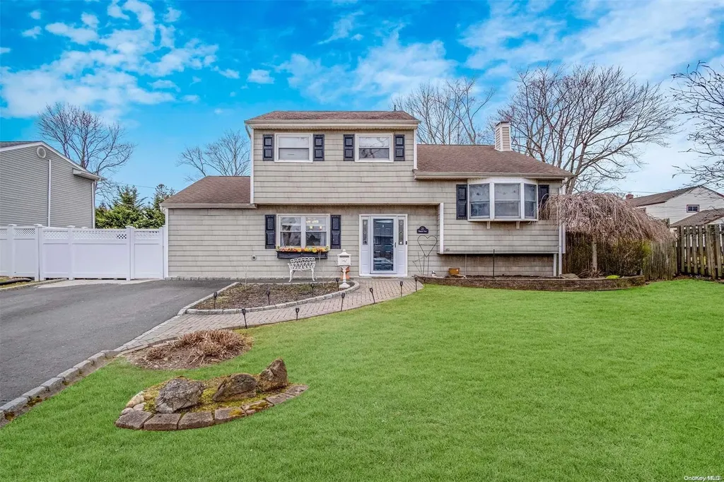 21 Primrose Lane Kings Park NY 11754