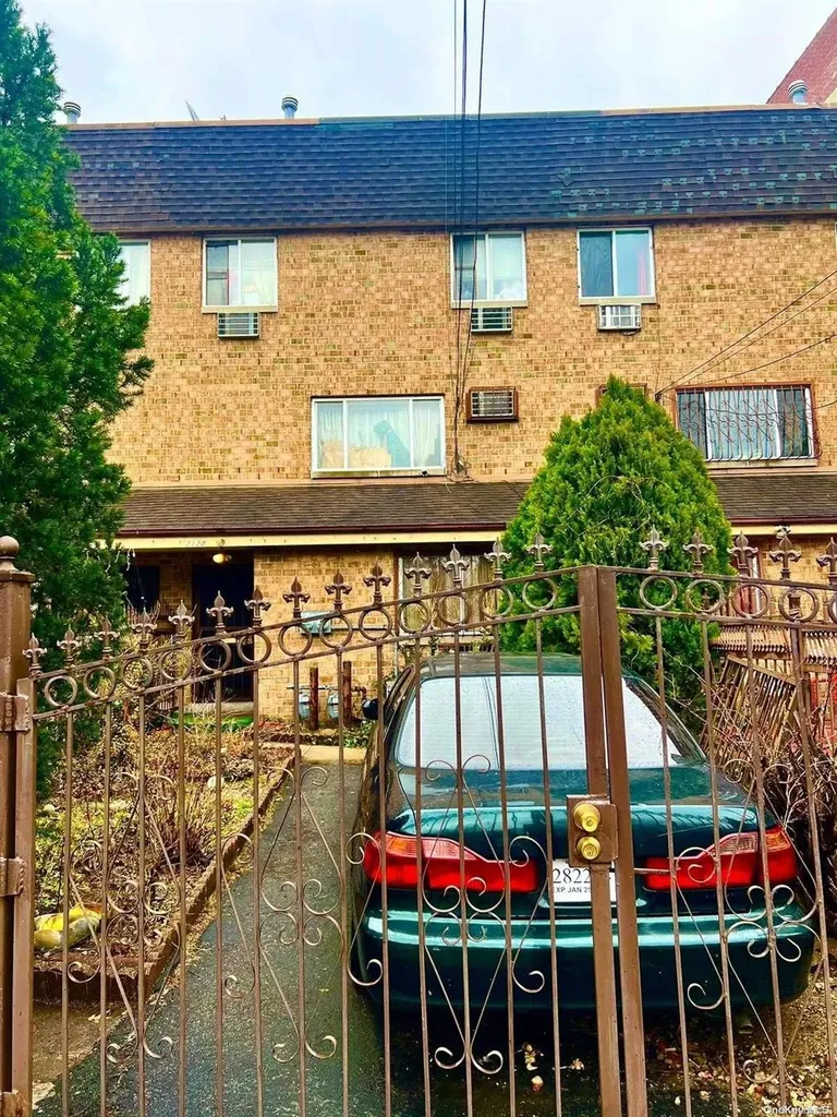 2128 Aqueduct Avenue Bronx NY 10453